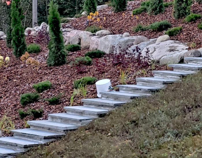 Askelmakivi Pihalaatta Alta